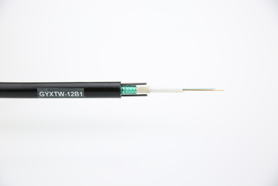 外部 シングルモード 自立型 GYXTW 装甲型光ファイバーケーブル 2つの鉄メッセンジャー