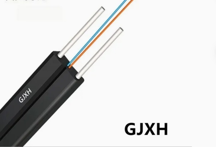 4コア 室内 FTTH ドロップケーブル GJXH/GJXFH 弓型鋼/FRP 強度メンバー