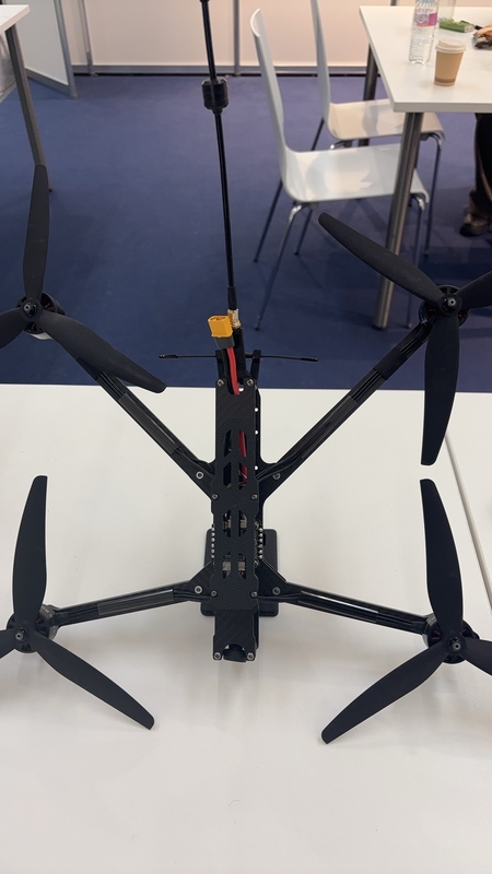 17インチ FPV ドローン 長距離 高性能 FPV レーシング ドローン 12KG 負荷容量