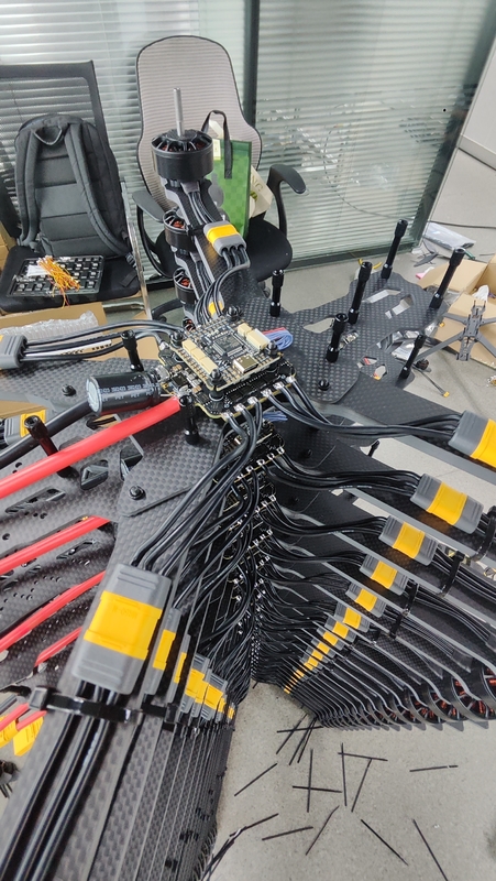 17インチ FPV ドローン 長距離 高性能 FPV レーシング ドローン 12KG 負荷容量