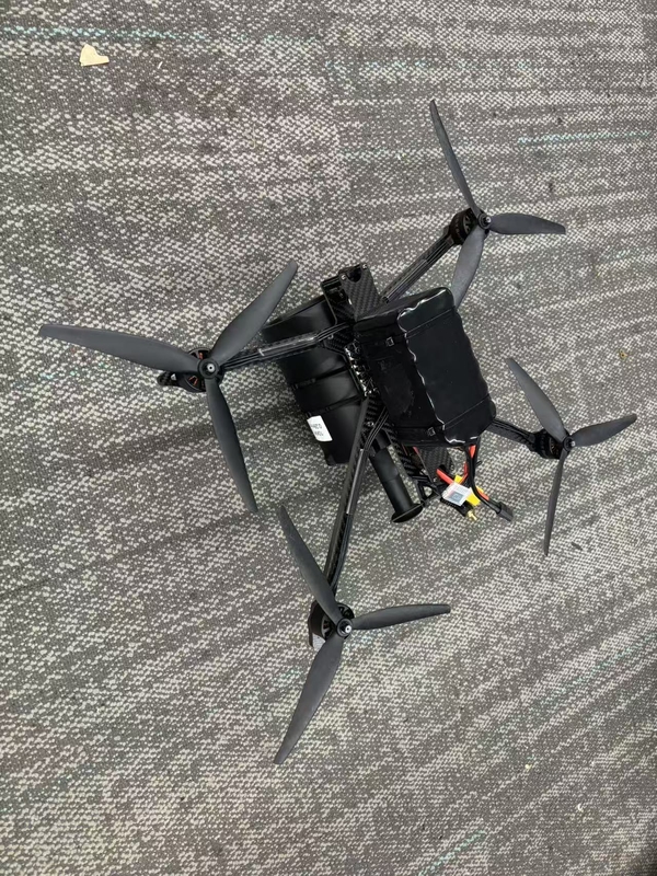 機密コーティングジャケット材料 FPVクワッドコプタードローン 25km/ロール 内部から外部への配線 FCコネクタタイプ 高引張強度用