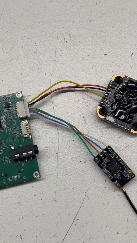 プロフェッショナルFPVファイバークワッドコプタードローン 30km/ロール 飛行可能 超軽量 - 高引張強度 - 内部から外部への配線