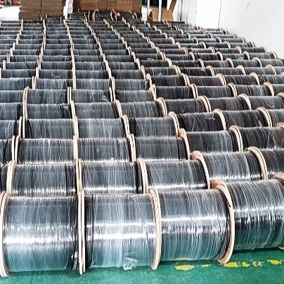 黒い伝達線 FTTH光ケーブル,4コア,通信建設に使用される